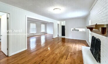 5151 Vivid Dr SW in Stone Mountain, GA - Building Photo - Building Photo