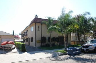 14228 Tiara St in Van Nuys, CA - Building Photo - Building Photo