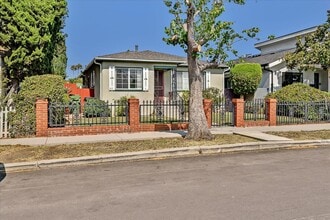 3532 Maplewood Ave in Los Angeles, CA - Building Photo - Building Photo