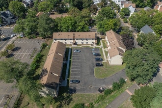 Presidential Gardens & Westwood Village in New Haven, CT - Foto de edificio - Building Photo