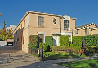 6111 Afton Pl in Los Angeles, CA - Building Photo - Building Photo