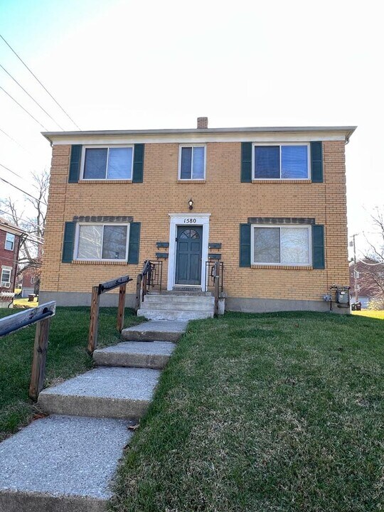 1580 Glenbeck Ave in Kettering, OH - Building Photo