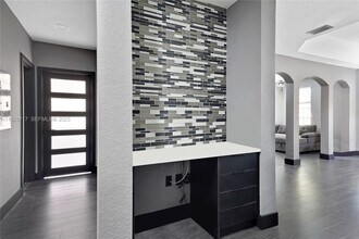 1010 Belmont Pl in Boynton Beach, FL - Foto de edificio - Building Photo