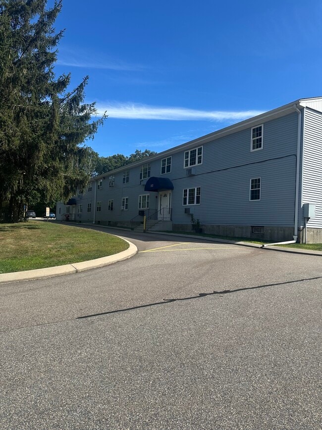 103 Horse Pond Rd in Salem, CT - Building Photo - Building Photo