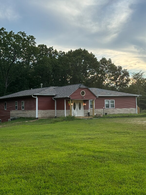 134 River Bend Rd in Leasburg, MO - Foto de edificio - Building Photo