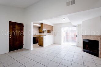 7905 S Laurelglen Blvd in Bakersfield, CA - Foto de edificio - Building Photo