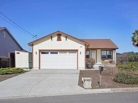 35 Brighton Ct in Santa Rosa, CA - Building Photo