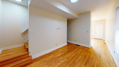 1373 Indianola Ave in Columbus, OH - Building Photo - Building Photo