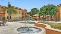 Building Photo - The Retreat at Speedway Apartamentos in Tucson, Arizona