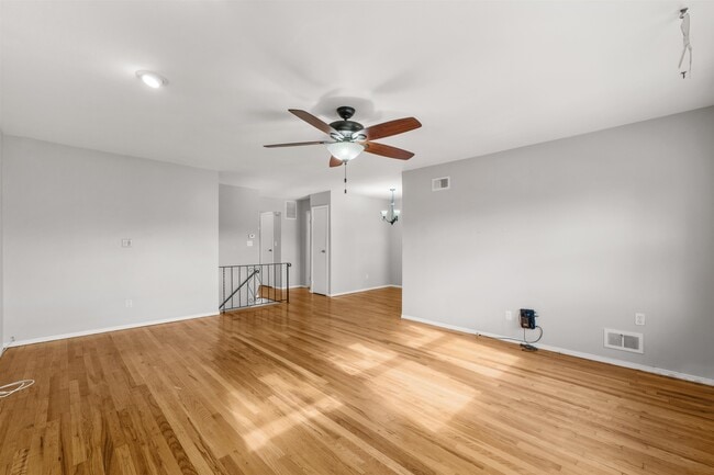 26 Briarwood Rd in Jersey City, NJ - Building Photo - Building Photo