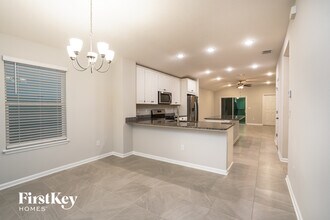 13816 Harlowton Ave in Jacksonville, FL - Foto de edificio - Building Photo