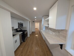 3823 N Whipple St in Chicago, IL - Foto de edificio - Building Photo