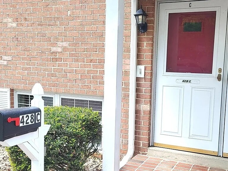 428 Montemar Ave, Unit Apt C in Baltimore, MD - Building Photo