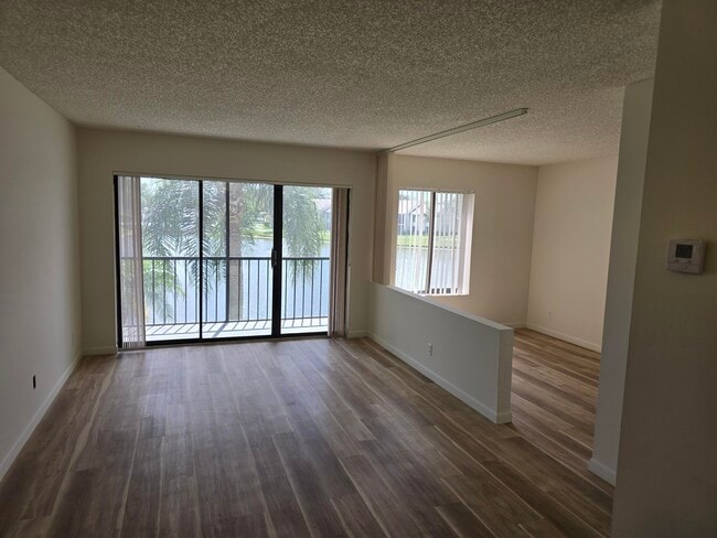 1108 Green Pine Blvd in West Palm Beach, FL - Building Photo - Building Photo