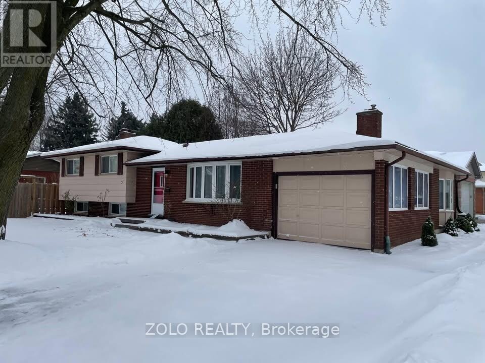 3 Old York Crescent in Kitchener, ON - Building Photo