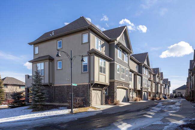 438 Quarry Way SE in Calgary, AB - Building Photo - Building Photo