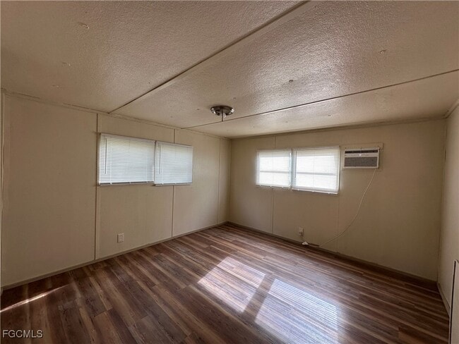 property at 2268 Carlisle Ln