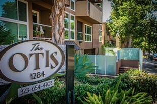 1284 Havenhurst Dr in West Hollywood, CA - Building Photo