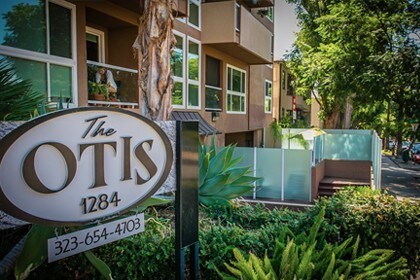 1284 Havenhurst Dr in West Hollywood, CA - Building Photo