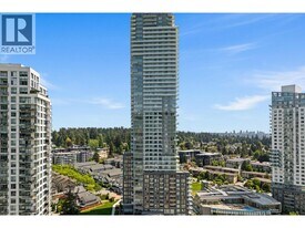 567 Emerson St in Coquitlam, BC - Building Photo