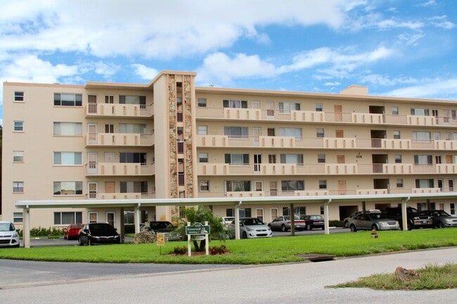 4210 Ironwood Cir, Unit 106J