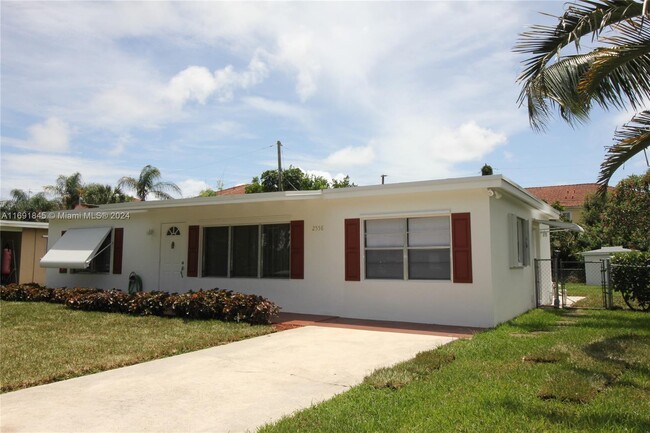 2558 Lorraine Ct in West Palm Beach, FL - Building Photo - Building Photo