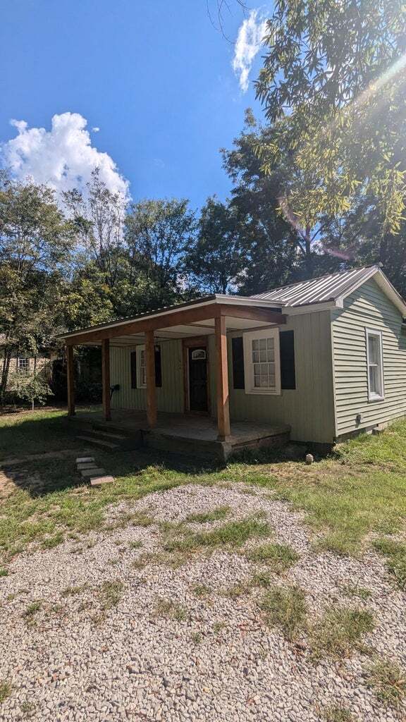 1614 Proper St in Corinth, MS - Foto de edificio - Building Photo