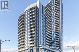 35 Watergarden Dr in Mississauga, ON - Building Photo