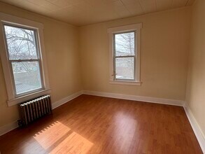 16 Cutler St in Clifton, NJ - Foto de edificio - Building Photo