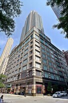 100 E Huron St in Chicago, IL - Building Photo