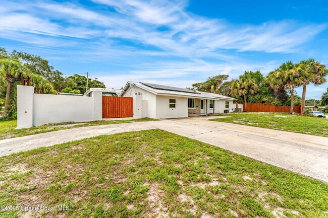 1557 Hillcrest Dr in Melbourne, FL - Building Photo - Building Photo