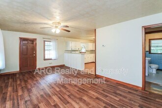 6822 Wallis Dr in Lithia Springs, GA - Building Photo - Building Photo