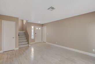 9504 Amber Valley Ln in Las Vegas, NV - Building Photo - Building Photo