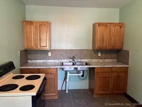 32 Linnell St in Plainfield, CT - Building Photo - Building Photo