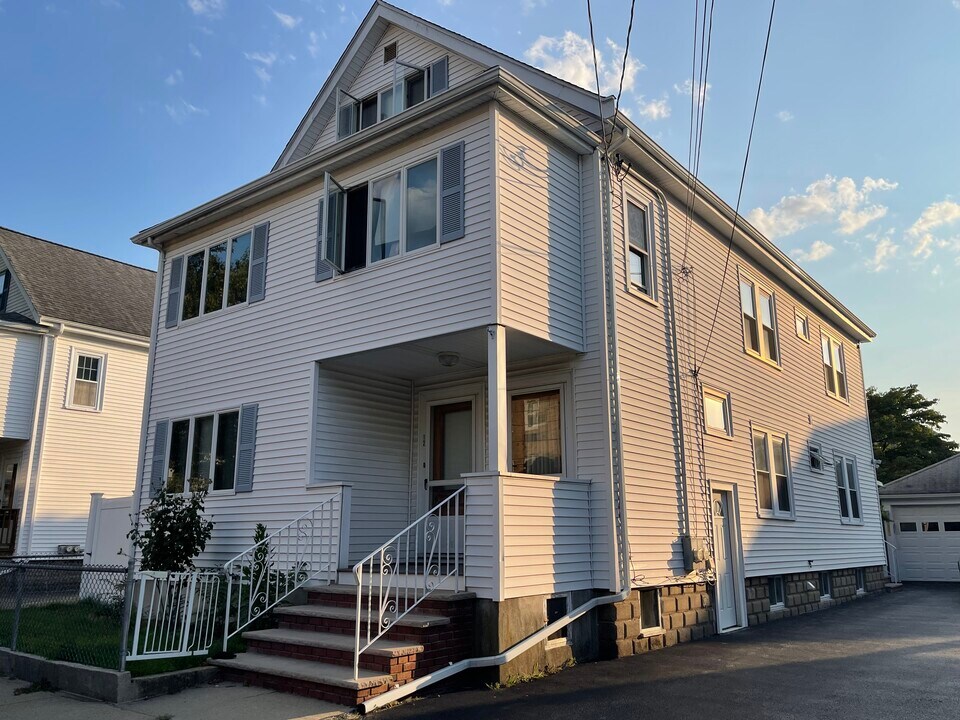 14 Saint Marys St, Unit 2 in Watertown, MA - Building Photo