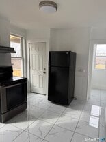 429 Summit St in Hartford, CT - Building Photo