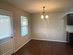 1665 N Old Castle Rd in Nixa, MO - Building Photo - Building Photo