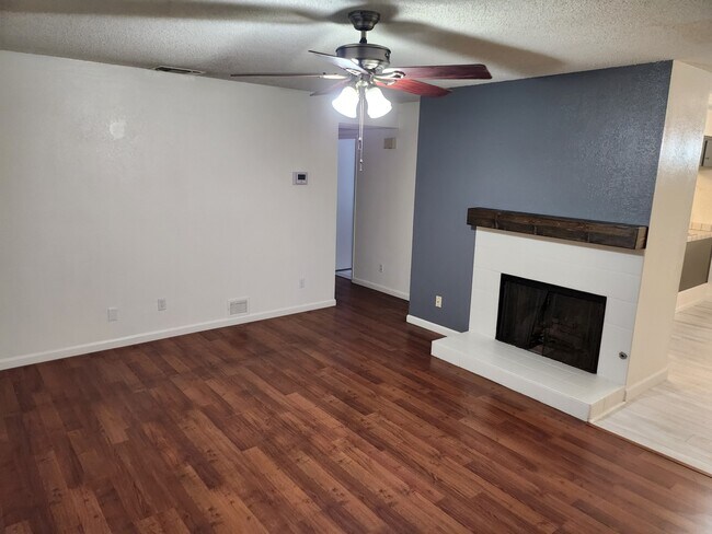 539 W Parlier Ave in Reedley, CA - Building Photo - Building Photo