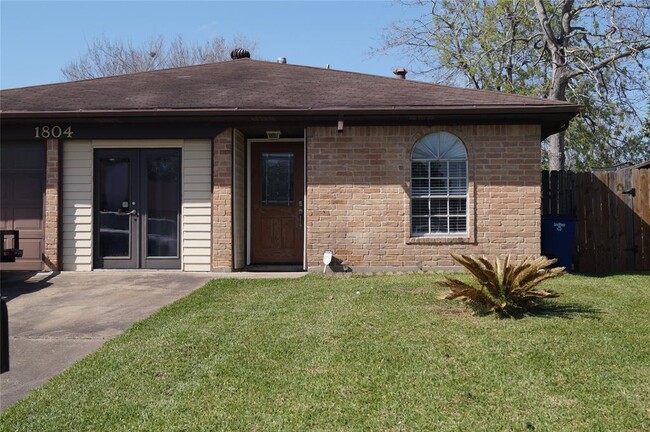 property at 1804 Flamingo Dr
