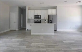 1103 Saint Tropez Ct in Kissimmee, FL - Building Photo - Building Photo