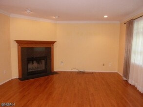 2 Castle Dr in Berkeley Heights, NJ - Building Photo - Building Photo