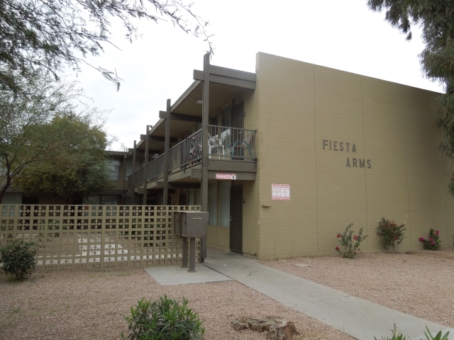 Fiesta Arms in Phoenix, AZ - Foto de edificio - Building Photo