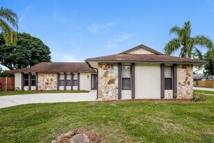 254 Ponce De Leon St in Royal Palm Beach, FL - Building Photo