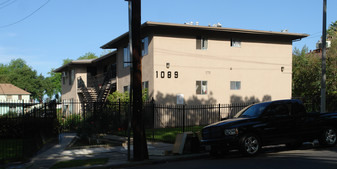 1089 Summit Ave Apartments