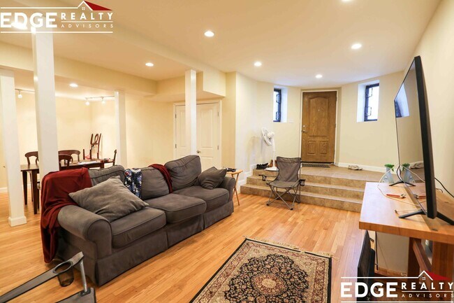 1870 Commonwealth Ave, Unit A in Boston, MA - Foto de edificio - Building Photo