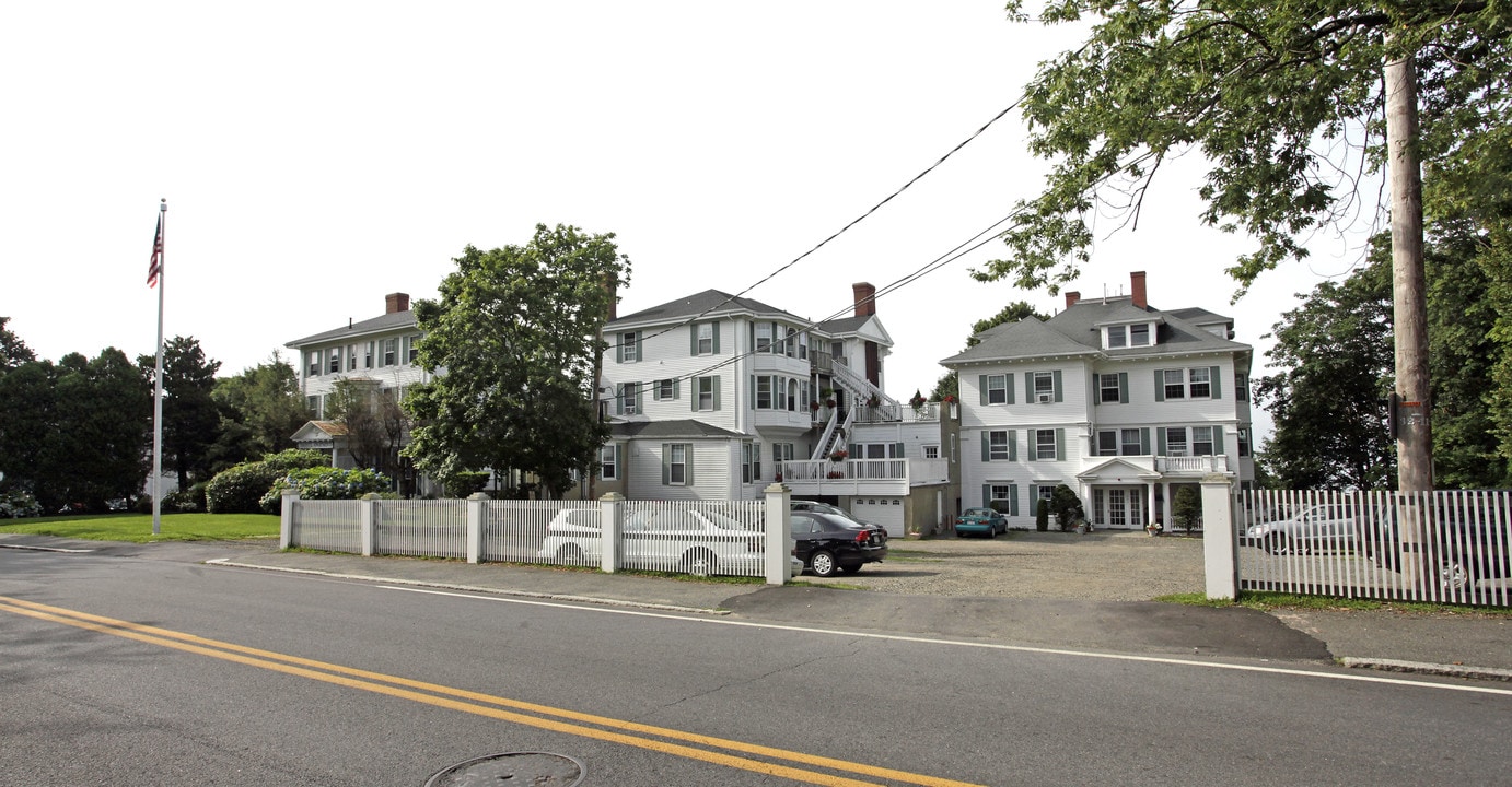 Edgehill Condominiums in Nahant, MA - Foto de edificio