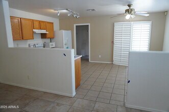 983 E Denim Trail in San Tan Valley, AZ - Foto de edificio - Building Photo