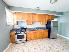 1204 N Lavergne Ave in Chicago, IL - Building Photo - Building Photo