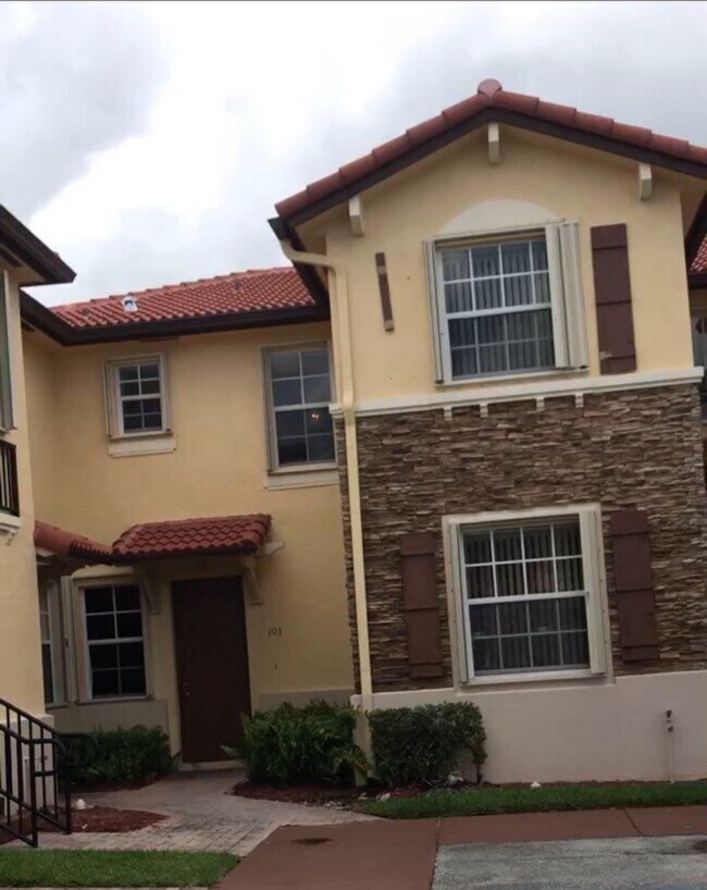 1490 NE 33rd Ave, Unit 103 in Homestead, FL - Building Photo - Building Photo
