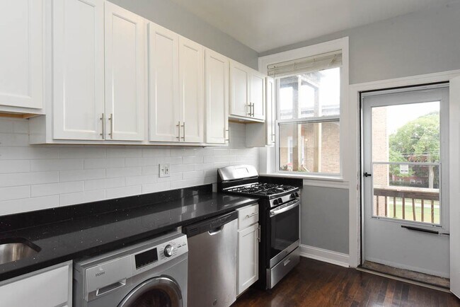 943 Judson Ave in Evanston, IL - Building Photo - Building Photo
